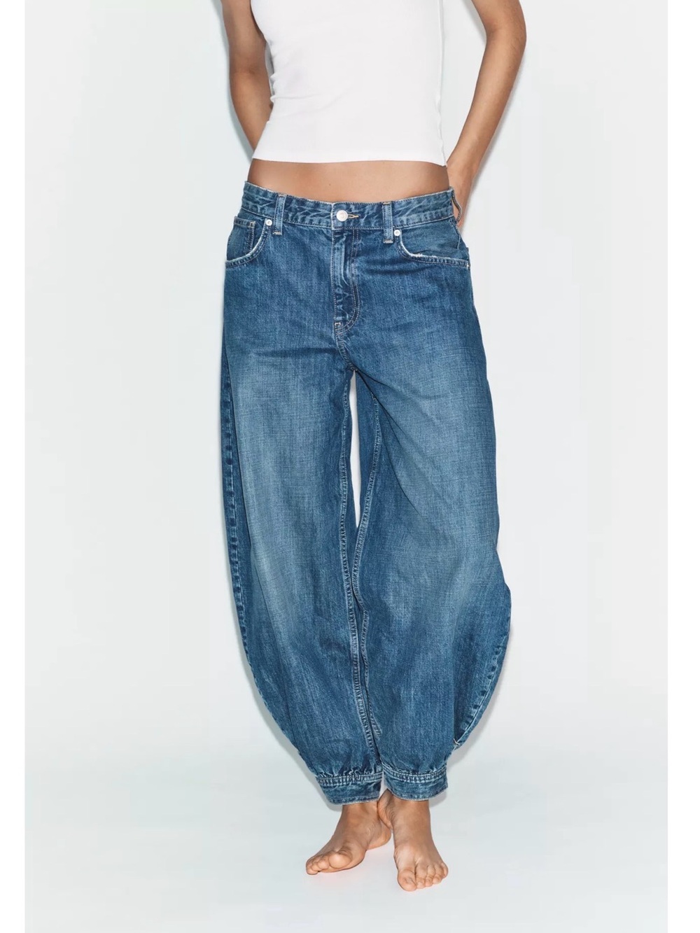 TRF MID-RISE BALLOON JEANS WITH BUTTONS